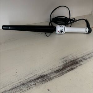 EUC Hot Tools Professional Nano Ceramic 1-1/4" Flipperless Tapered Curling Wand